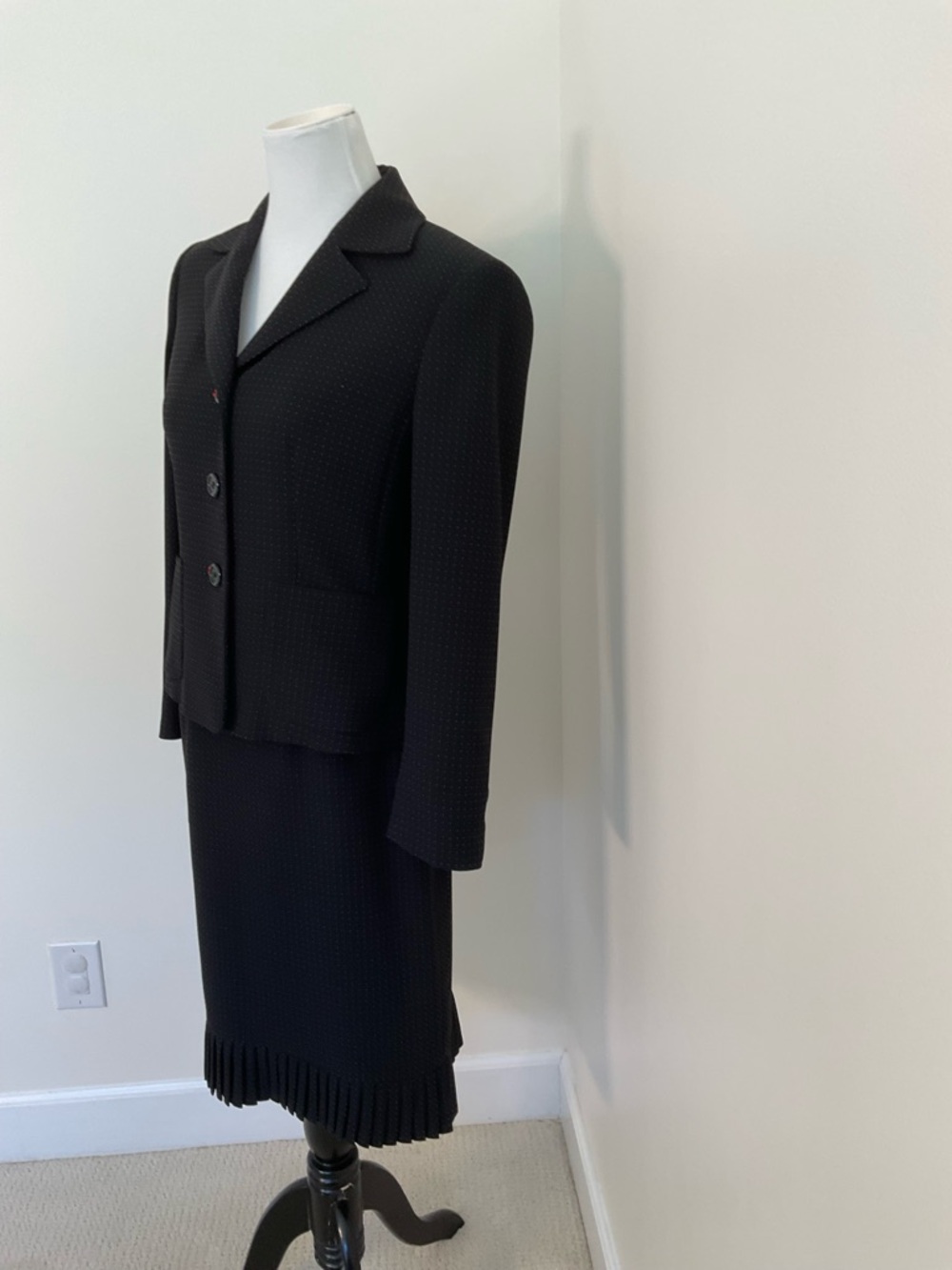 Kasper Petite 2-Piece Tailored Blazer And Skirt Set - Picture 3 of 14
